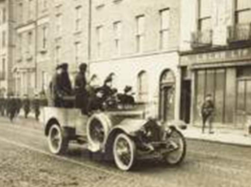 funeral-of-ric-and-corkman-major-philip-armstrong-holmes-killed-in-an-ambush-at-castleisland-in-1921